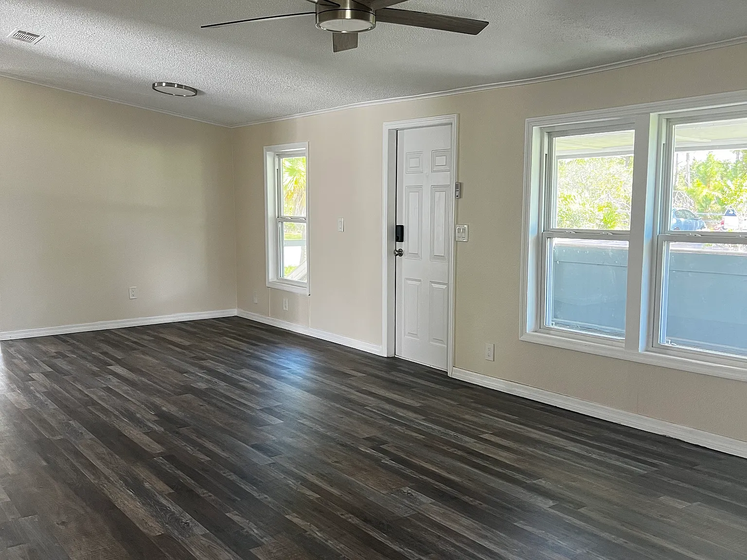 3 bed, 1344 sqft, $1,395 — Photo 3