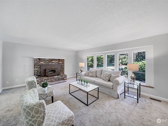 3rd image of 5405 183rd Avenue E