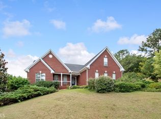 3020 Maple Cove Dr, Loganville, GA 30052