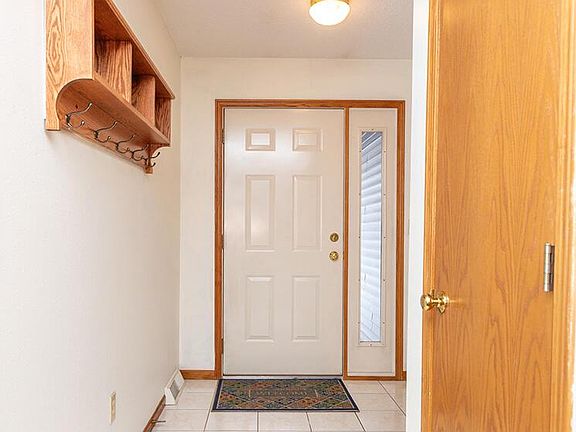 2nd image of 110 Marigold Ln S