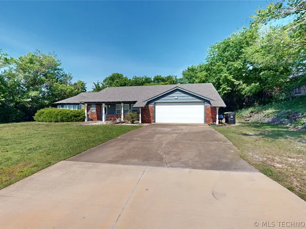 1005 S Broadway Ave, Ada, OK 74820