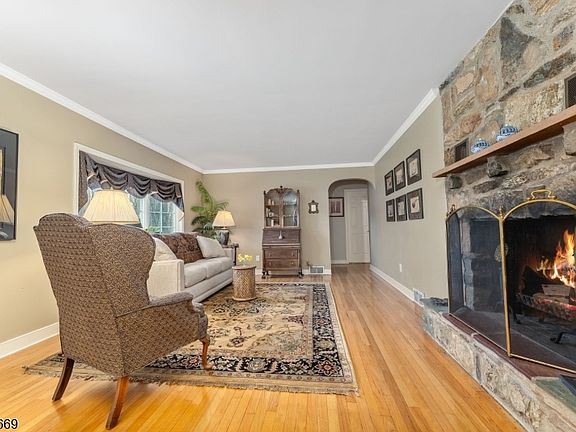 5th image of 5 Abrams Rd