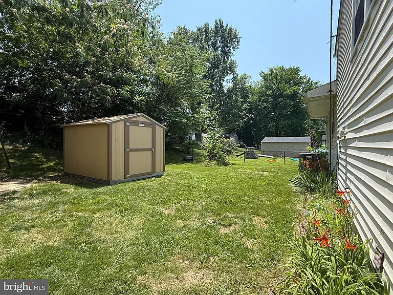 148 W Edinburgh Dr — Photo 12