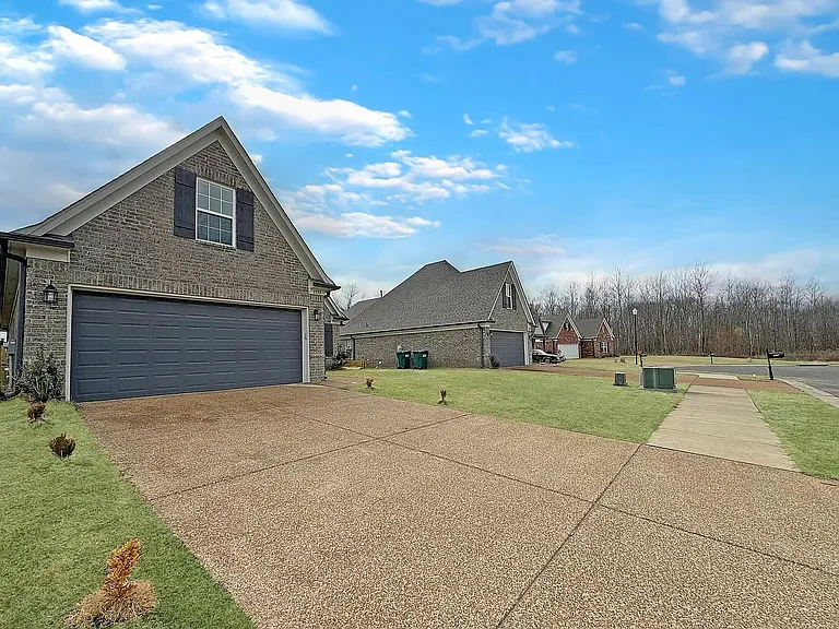 1337 Benjamin Harrison Dr — Photo 3