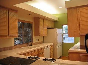 2nd image of 2135 Griffith Park Blvd