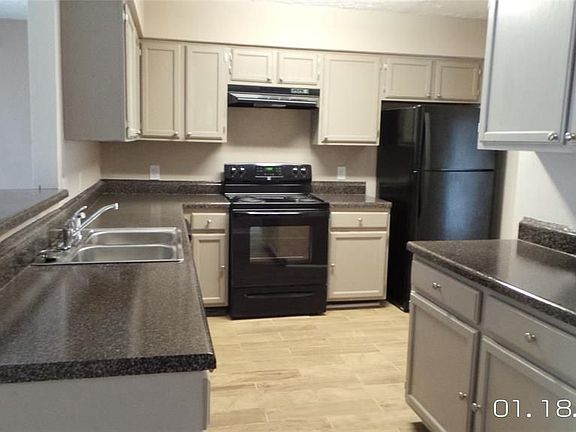 3rd image of 20242 Smithfield Crossing Ln
