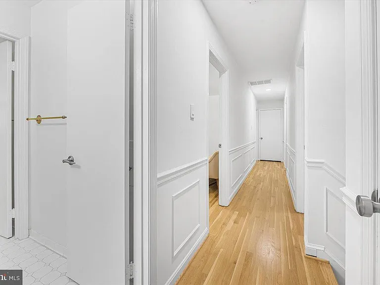 4025 N River St — Photo 30