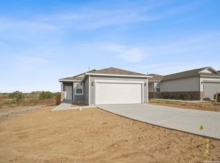 13003 Red Elks Lks, Saint Hedwig, TX 78152