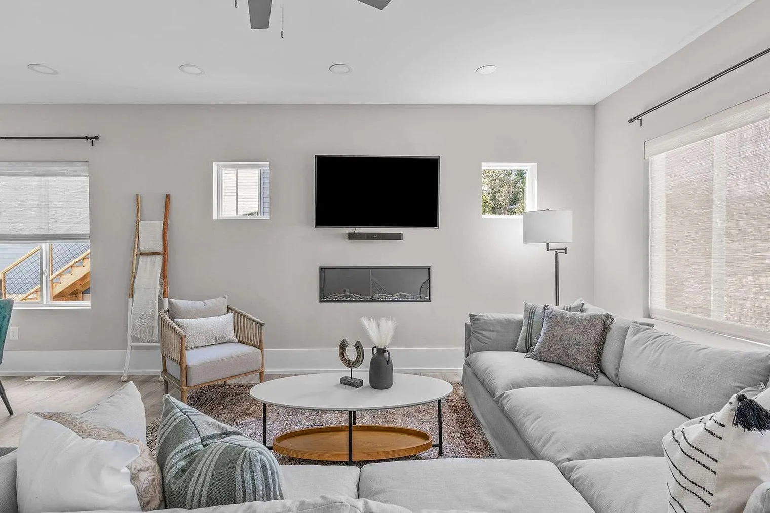 3 bed, 2.0 bath, 1270 sqft, $4,686 — Photo 4