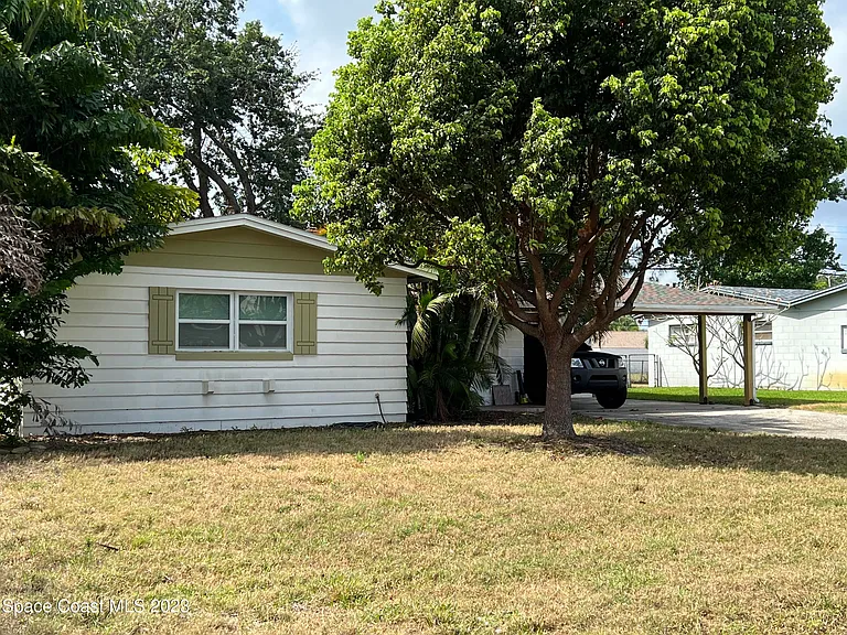 987 Kings Post Rd — Photo 3