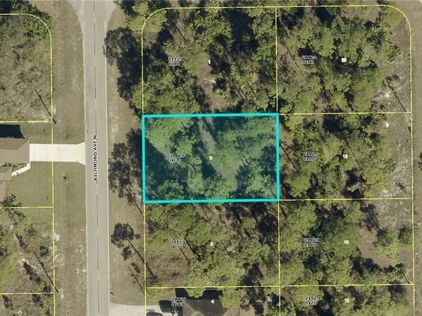 1824 Richmond Ave N, Lehigh Acres, FL 33972