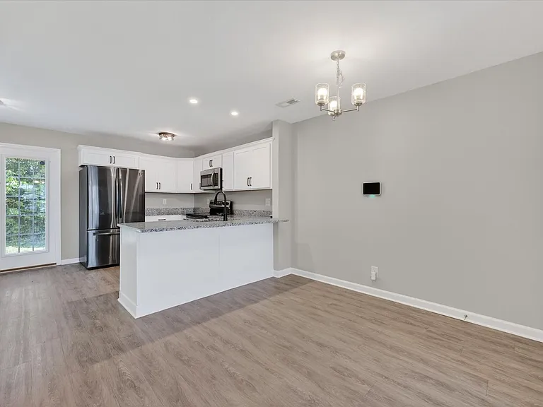 645 Stowe Ct #L — Photo 11