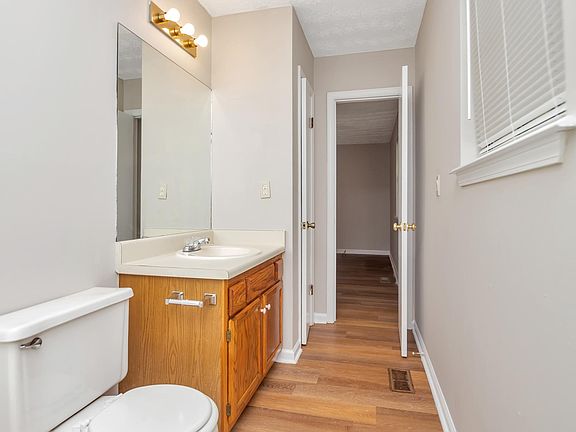 5th image of 843 Westgard Ct
