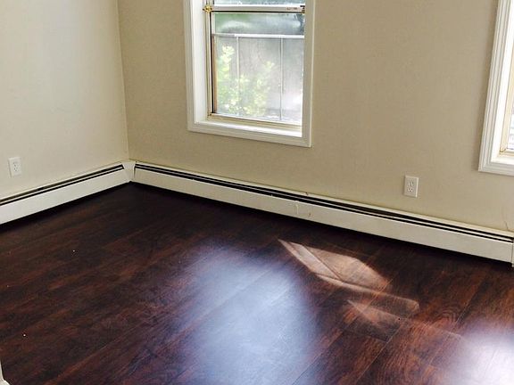 4th image of 590 Orchard St #1