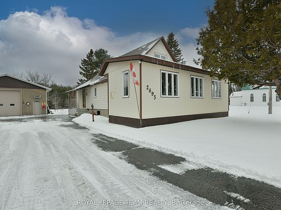 4th image of 2695 Dunrobin Rd