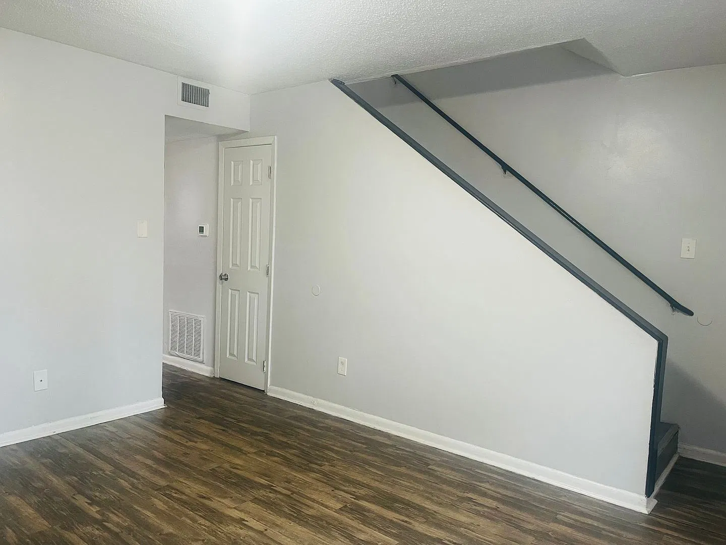 2 bed, 1.5 bath, $875 — Photo 1