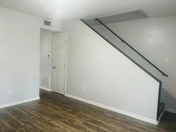 131 Wall St, Warner Robins, GA