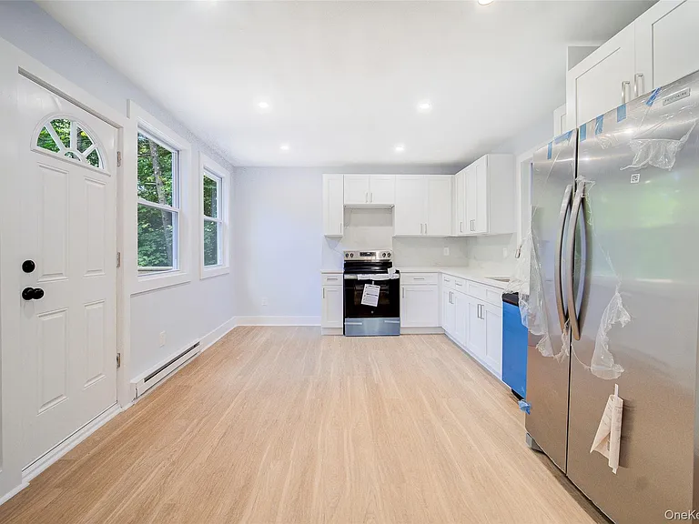 219 Benedict Rd — Photo 9