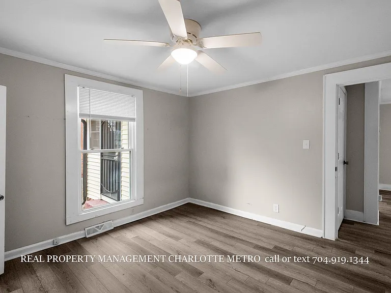 307 Leonard Ave — Photo 15