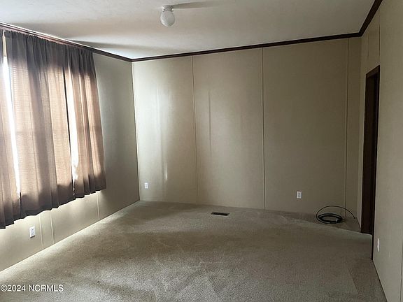 4th image of 506 Maple Lane
