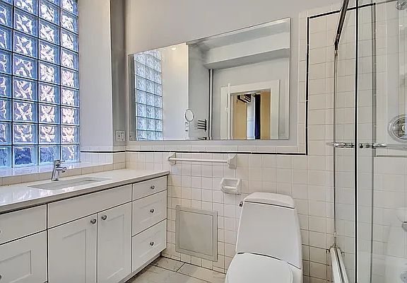 5th image of 6 E 12th St APT 3