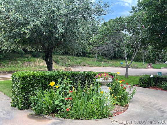 5th image of 8 Torrey Pines Ct