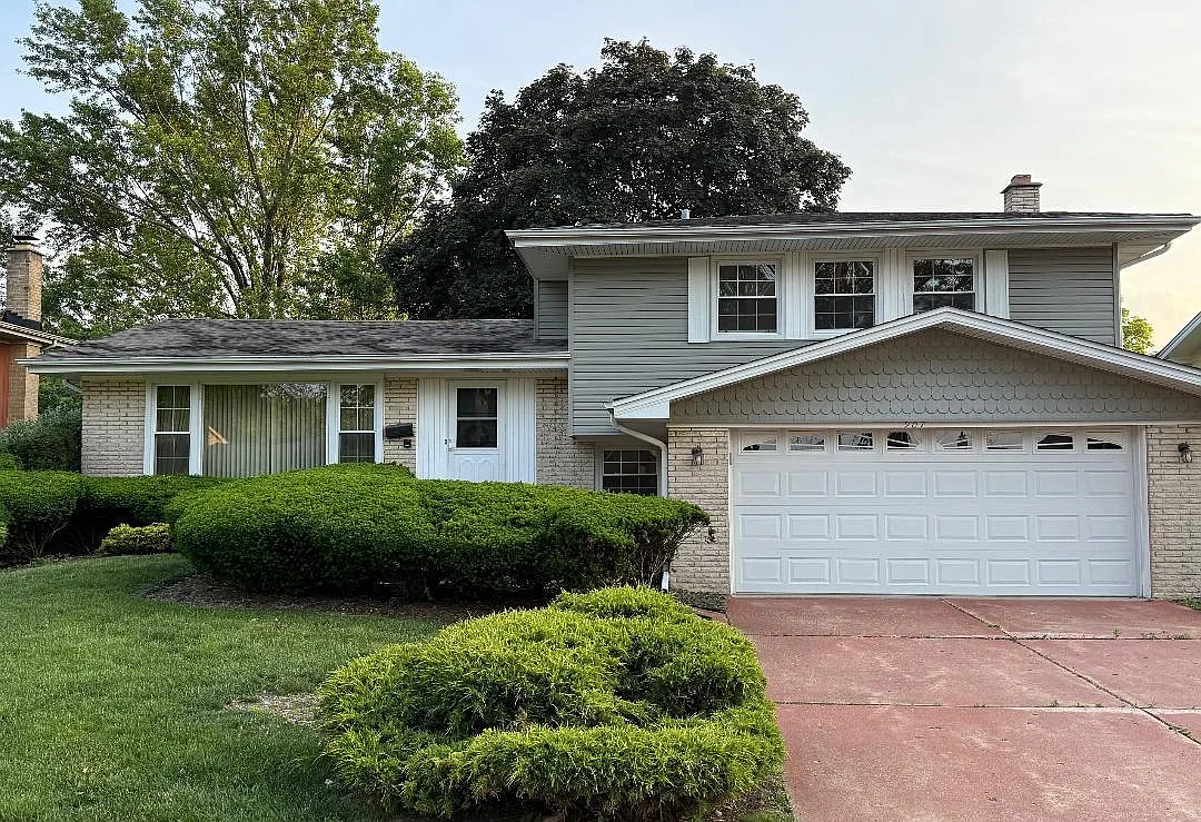 907 E Crabtree Dr photo 1
