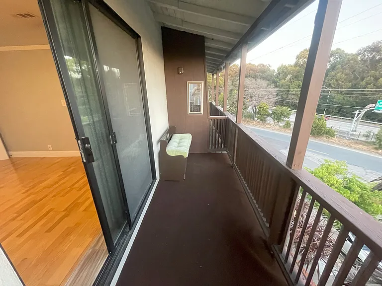 Daisy St — Photo 17