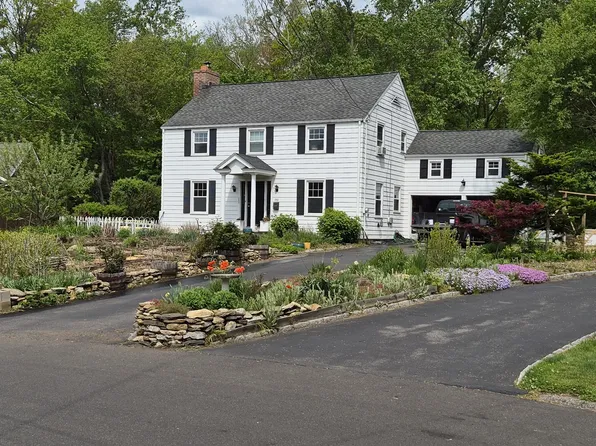 162 Killian Avenue, Trumbull, CT 06611
