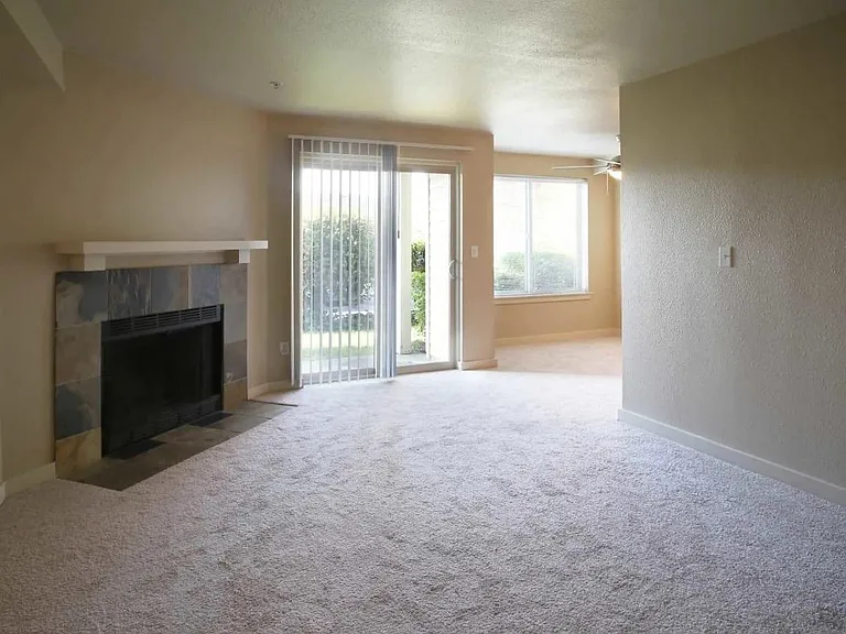 Ladera Apartments — Photo 9