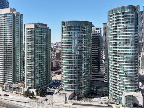 373 Front St W #311, Toronto, ON M5V 3R7
