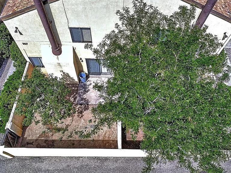 907 Nakomis Dr NE — Photo 22
