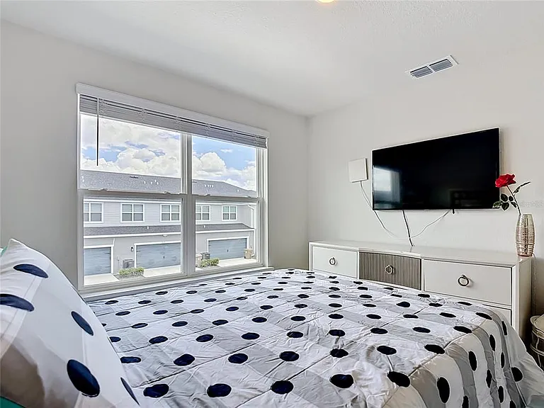 371 Crossings Ave — Photo 6