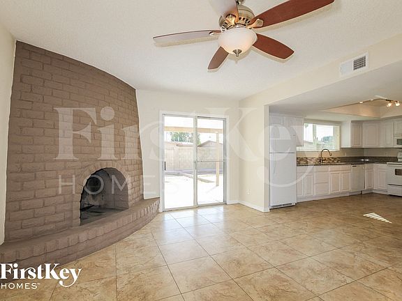 2nd image of 3827 W Loma Ln