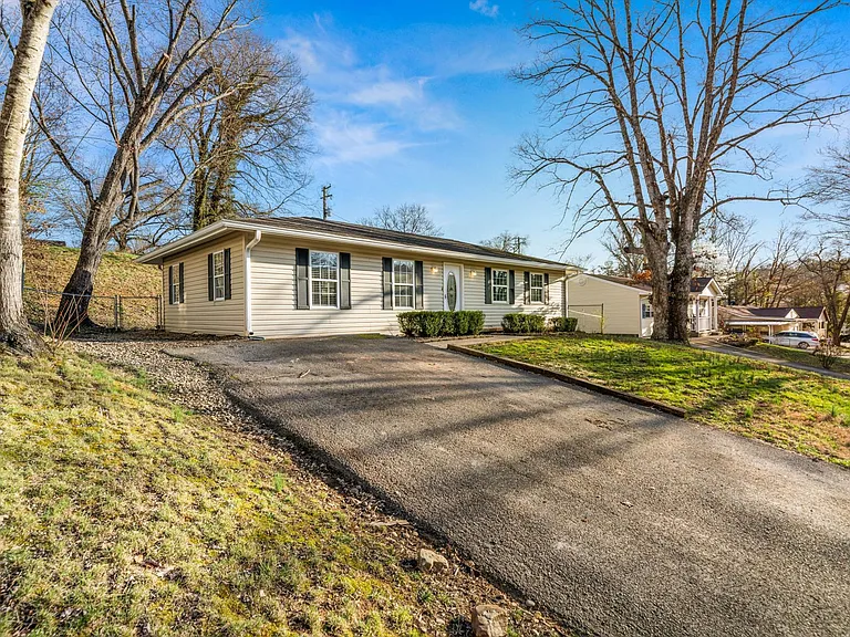 5204 Evelyn Dr — Photo 11