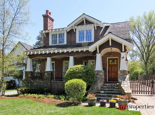 34 Washington Cir, Lake Forest, IL 60045