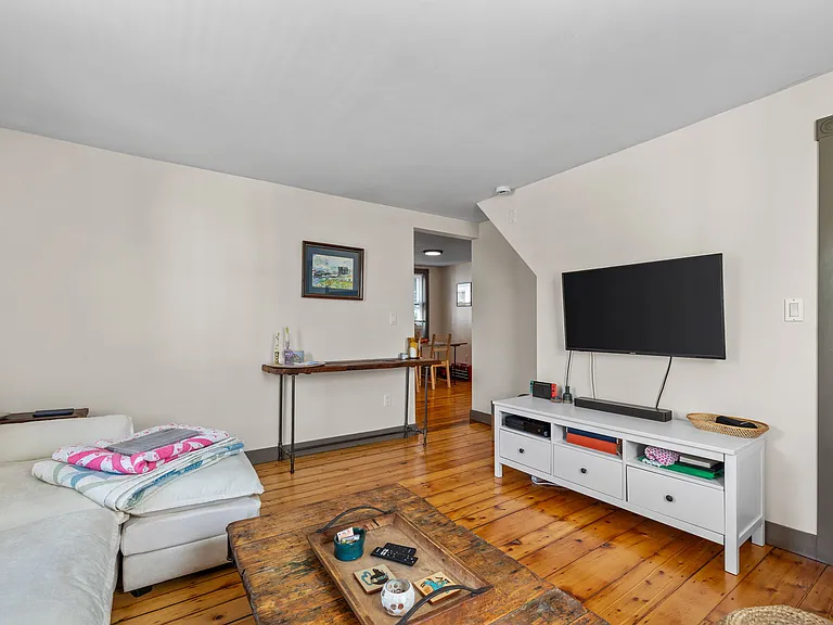 9 Hodges Ct #2 — Photo 2