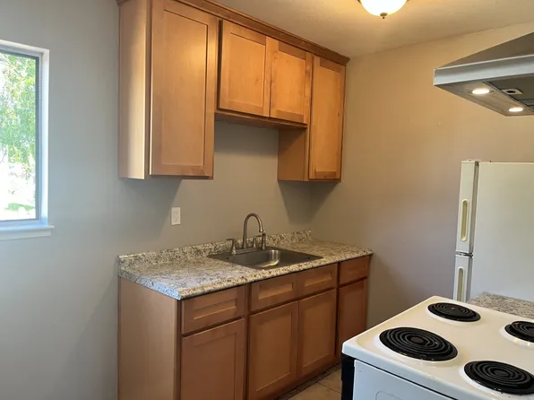1402 Canal Farm Ln #9, Los Banos, CA 93635