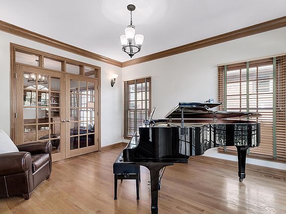 4th image of 4478 Woodland Ave