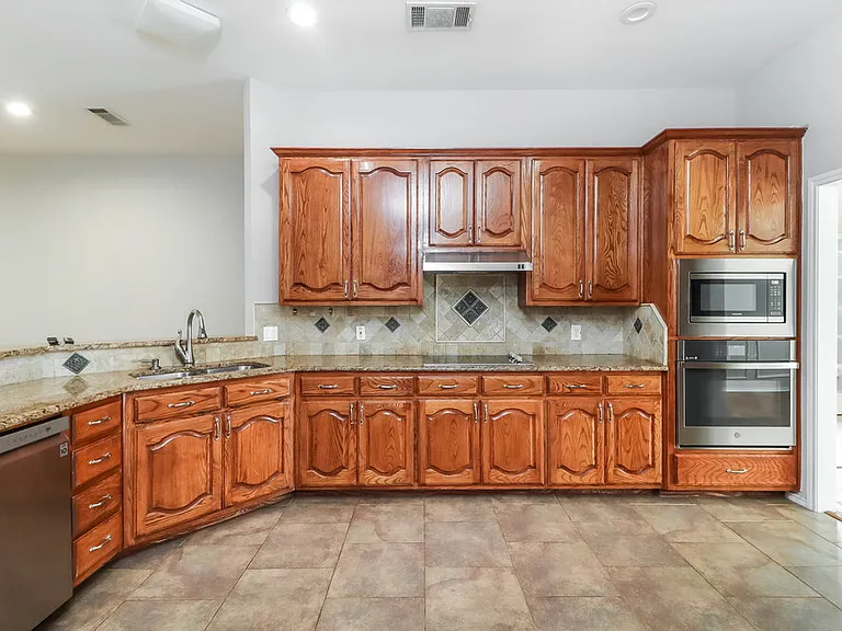 7824 Blossom Dr — Photo 8
