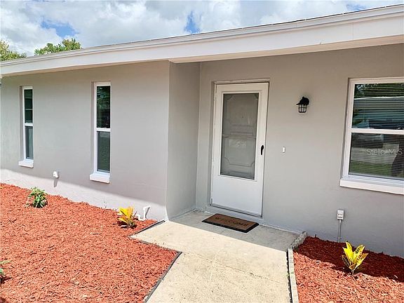 3rd image of 1802 Driftwood Cir S