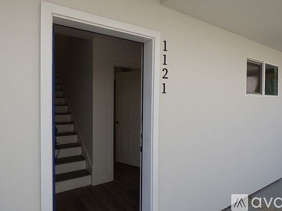 2nd image of 1119 N Berendo St Back B1