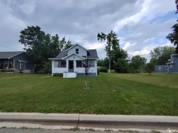 174 Canfield St, Milan, MI 48160