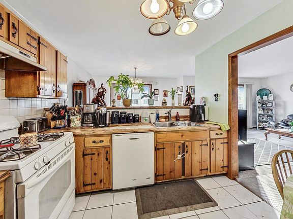 5th image of 2078 Leeward Ln