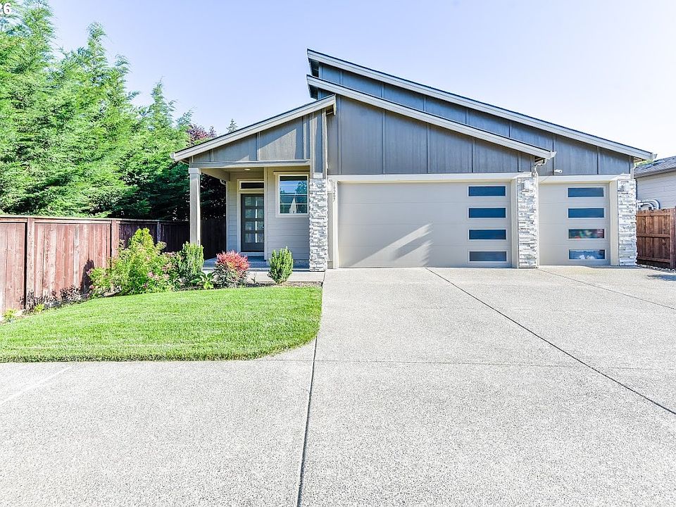 1st image of 10207 NE 126th Pl