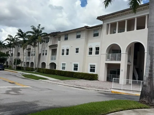 11601 NW 89th St APT 107, Doral, FL 33178