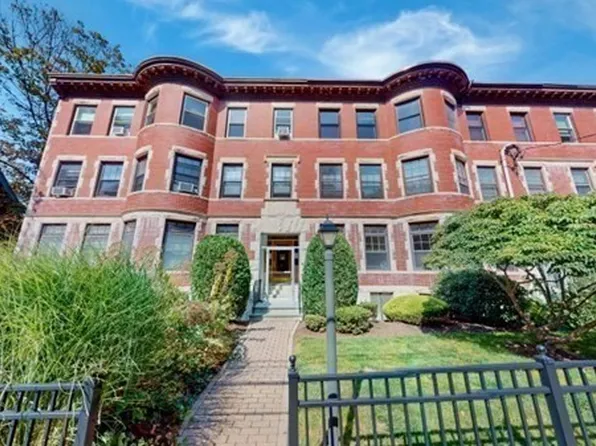 149 Winthrop Rd APT 2, Brookline, MA 02445