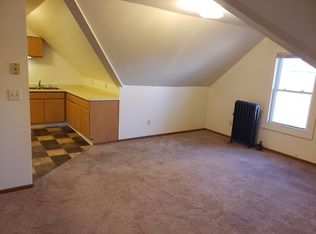 709 E 1st St #9, Duluth, MN 55805