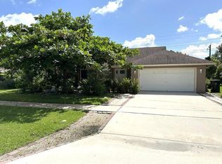 1420 Chapparel Way, Wellington, FL 33414