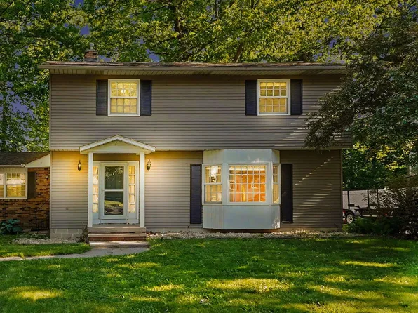 3035 Crestwood Ct, Bay City, MI 48706